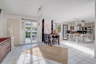 Vente Maison ANNET-SUR-MARNE - MAISON INDIVIDUELLE DE 189 M² AVEC PISCINE CHAUFFÉE ET SOUS-SOL TOTAL Annet sur marne
