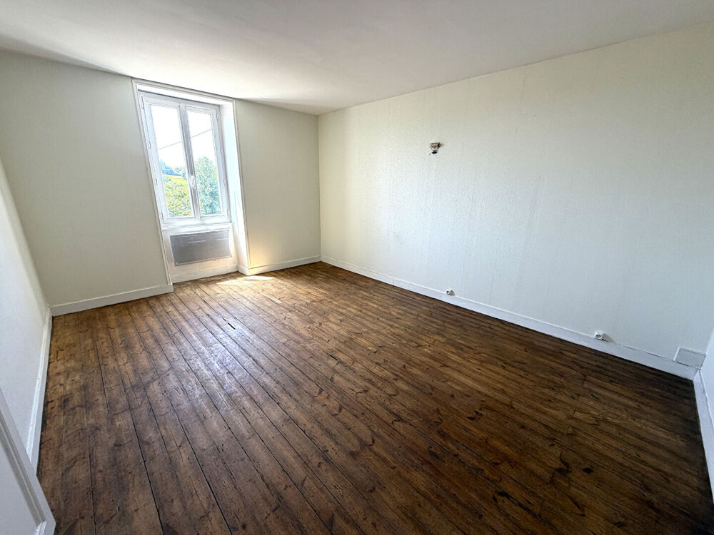 Maison de 83m² habitables avec 2 chambres, dépendances et jardin de 1393m²