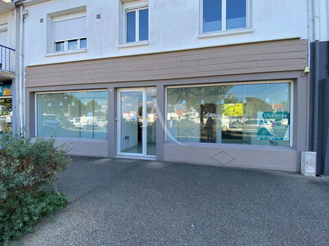 A  La Barre de Monts, à louer Local Commercial d'environ 50 m² 875 85550 La barre de monts