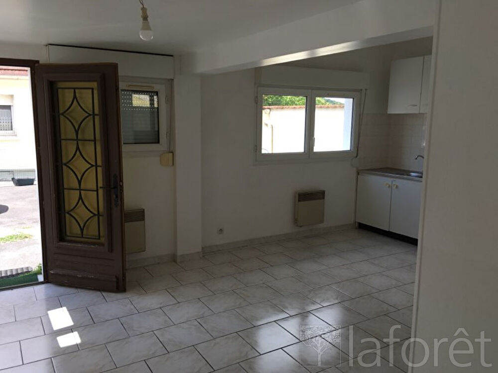 Location Appartement A LOUER - Appartement en rez de chaussée - 2 pièces La ferte alais