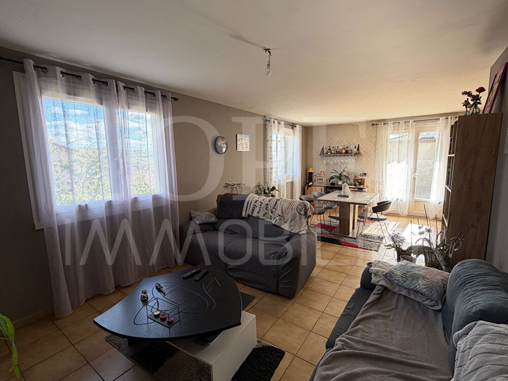Maison T6 sur sous sol complet