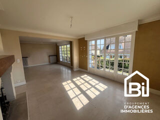  Maison à louer 6 pièces 173 m²