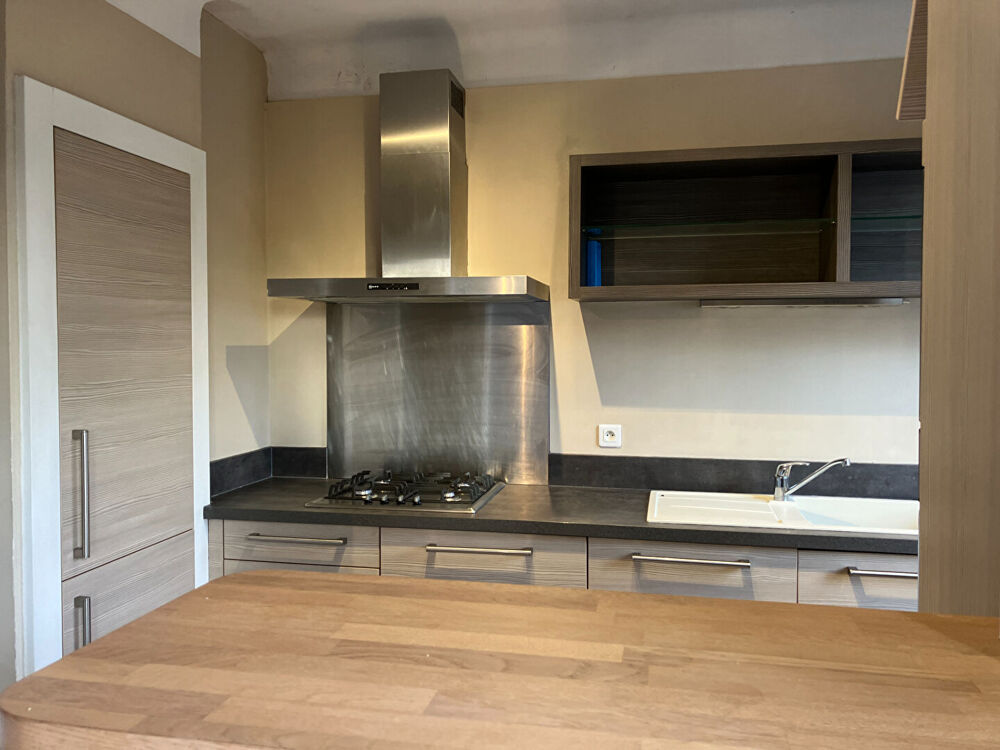 Location Appartement T4 avec garage dans une copropriété proche des Lycées ,collèges et gare Bourg en bresse