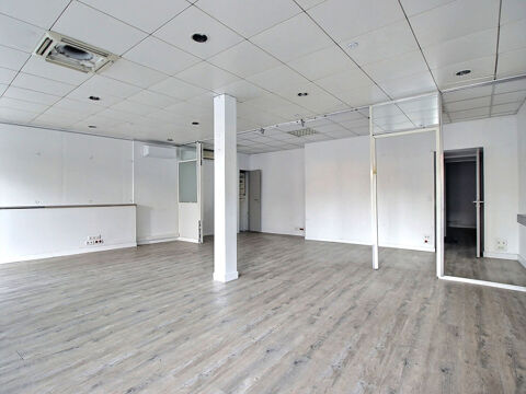 Local commercial  5 pi&egrave;ce(s) en tr&egrave;s bon &eacute;tat .Emplacement N&deg;1 sur axe principal 172000 84000 Avignon