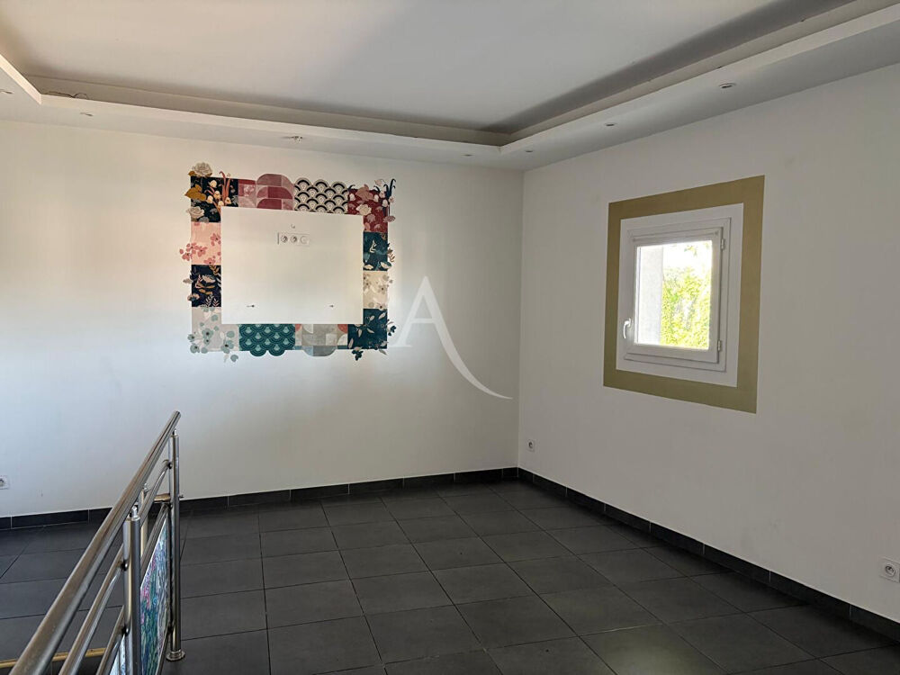   VENTE MURS 80m2 POUR COMMERCE TERRASSE AXE PRINCIPAL VINON SUR VERDON 