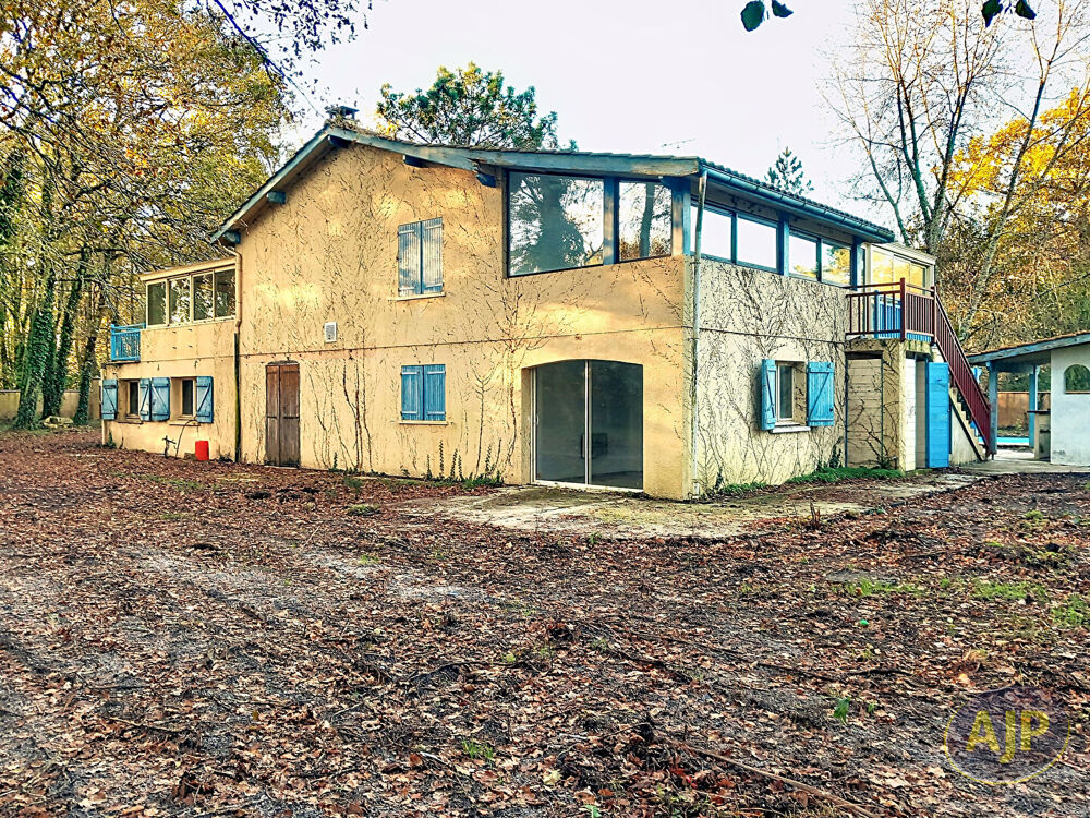 Maison à rénover dans un environnement calme !