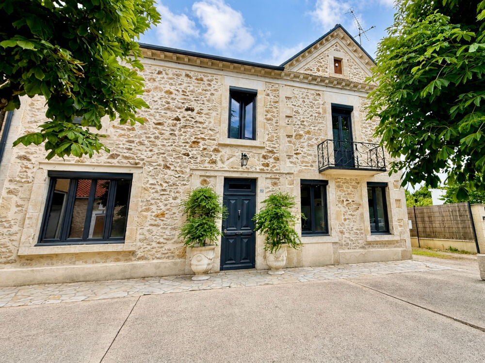 LOT-ET-GARONNE-proche MONTAYRAL Maison de village en pierre rénovée avec maison d'amis indépendante