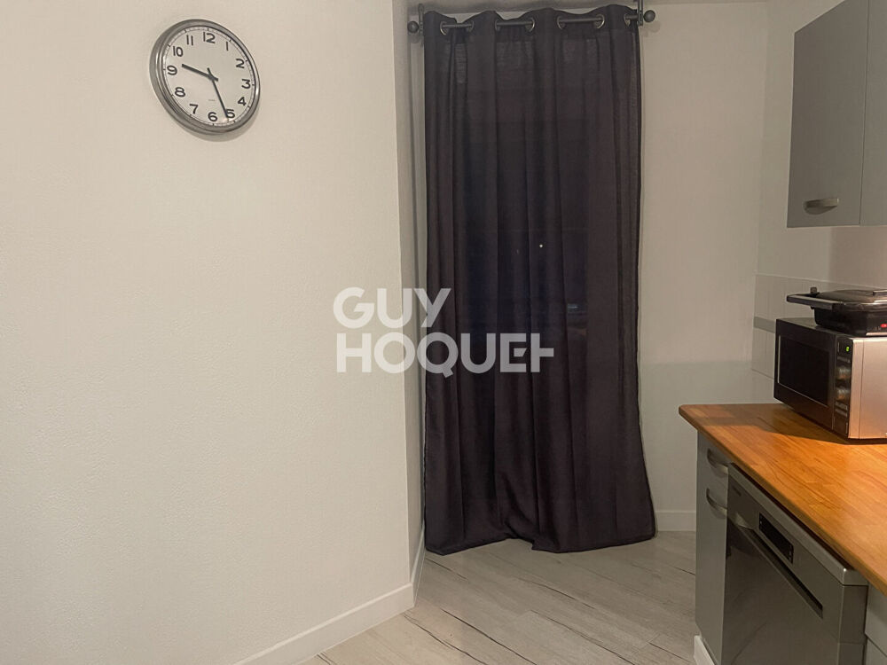 T3 de 70 m² avec balcon, parking et locataire en place.