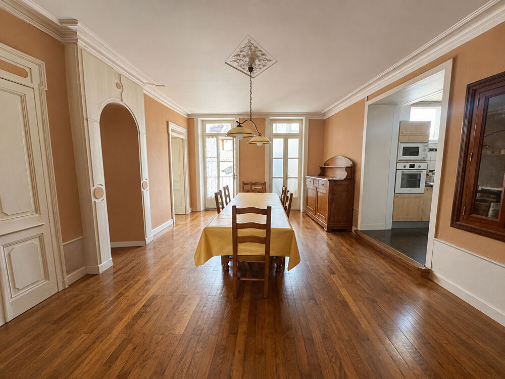 Appartement de charme 139,62 m² 1er étage Lons-le-Saunier 5 pièce(s)