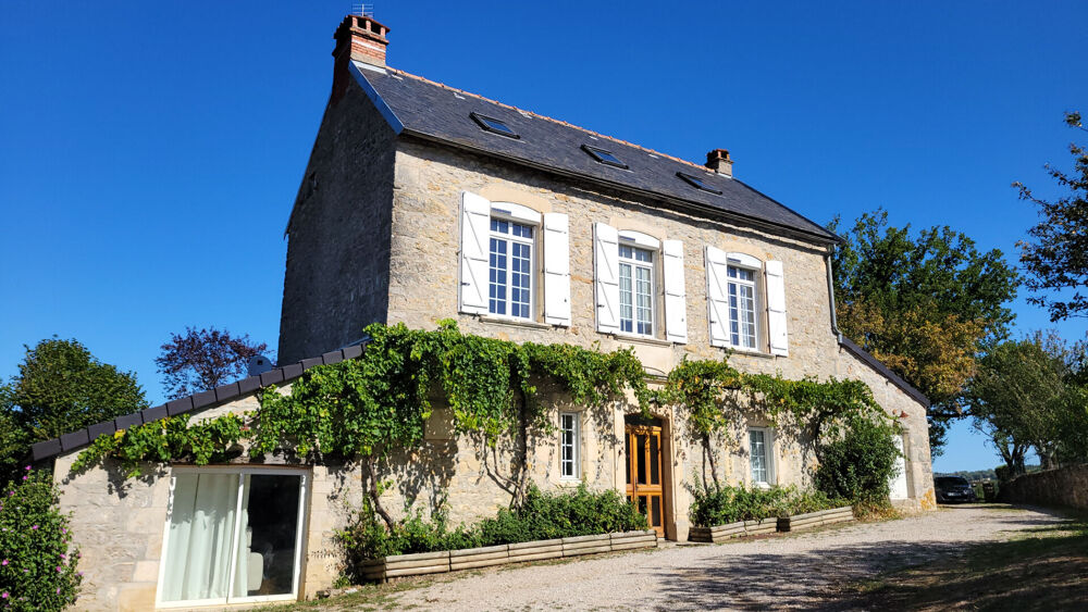 Vente Maison Propriété de caractère avec gîte et dépendances - Entre Villeneuve et Villefranche Saint remy