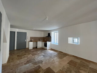 Appartement à louer 4 pièces 80 m²