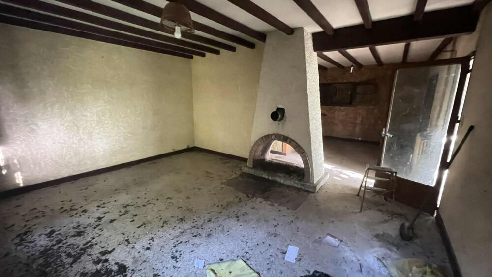 Ensemble immobilier à rénover sur 3,7 hectares