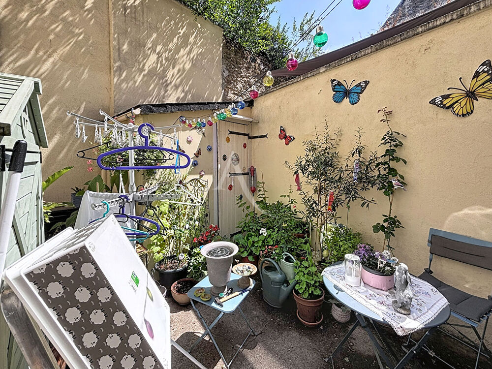 APPARTEMENT T2 AVEC COURS PRIVATIVE EN RDC - CHATEAU-GONTIER