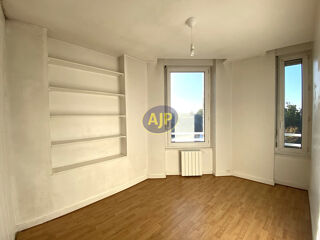  Appartement � louer 4 pi�ces 75 m�