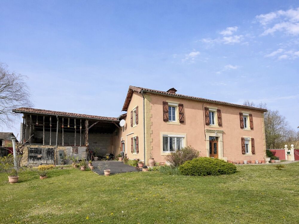 Vente Maison Authentique maison gasconne rénovée avec soin. Beau potentiel d'agrandissement. Mirande