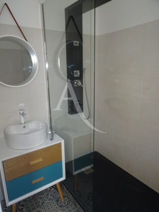  Appartement à louer 2 pièces 32 m²
