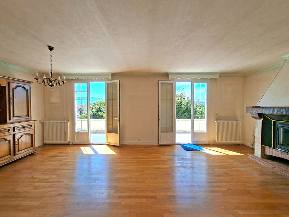 Vente Maison Villa avec piscine à 2 minutes des commodités Saint laurent les tours