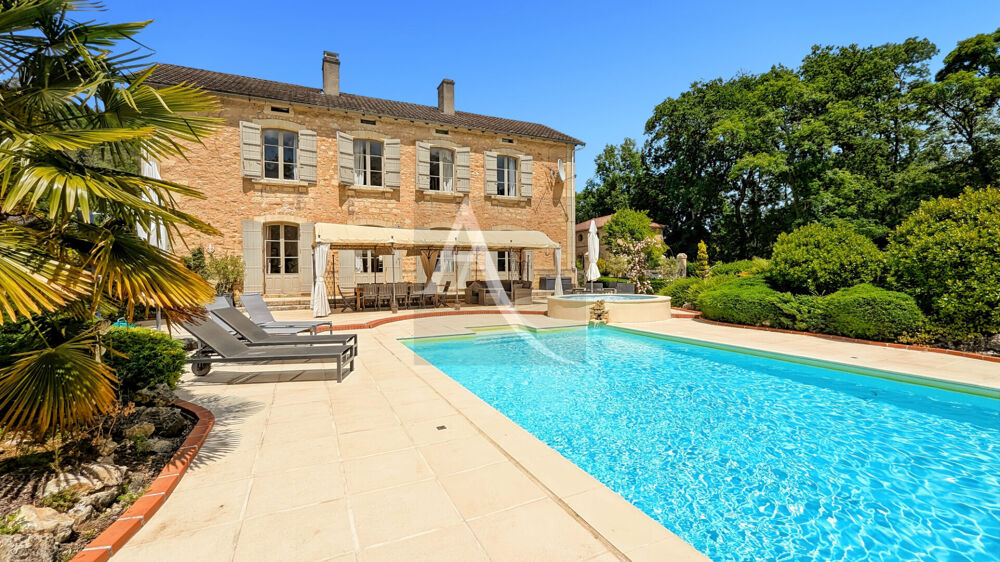 Domaine touristique de charme avec gîtes et piscines