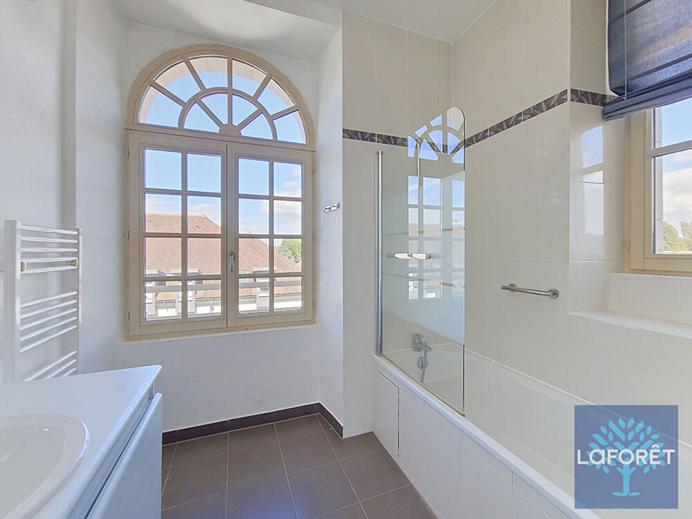 Vente Appartement ÉTAMPES CENTRE-VILLE HISTORIQUE ? RARE DUPLEX 5 PIÈCES DE 116 M² Etampes