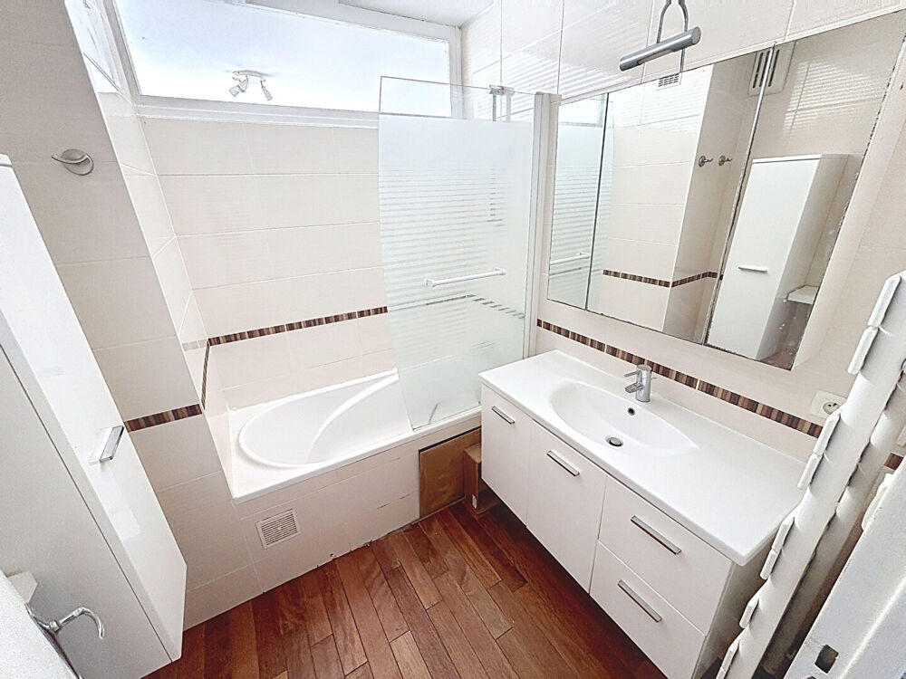 Vente Appartement Appartement Nantes T3 de 75 m2- Vue dégagée- Madeleine champs de mars Nantes