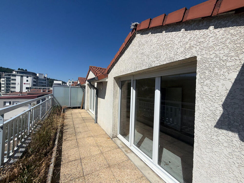 A vendre SAINT ETIENNE ! Duplex lumineux au dernier étage - terrasse spacieuse et parking couvert