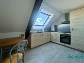  Appartement à louer 4 pièces 77 m²