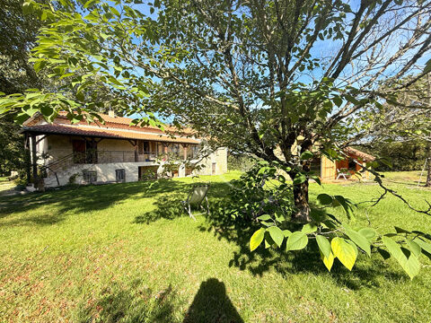   Maison en pierre avec piscine et d�pendances Maison - 6 pi�ce(s) - 330 m�