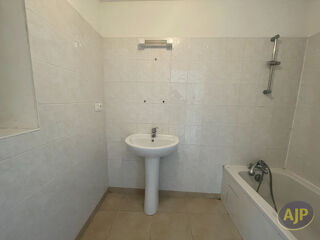  Appartement à louer 3 pièces 56 m²