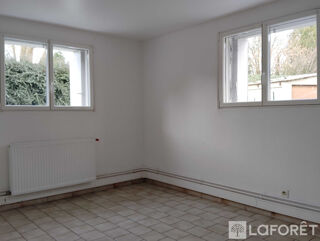  Appartement à louer 3 pièces 90 m²