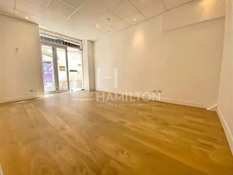 Local commercial 132000 83190 Ollioules