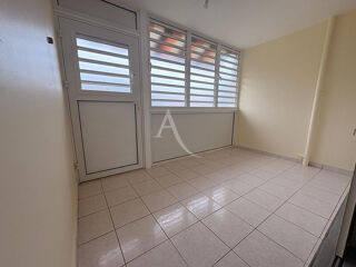  Appartement à louer 4 pièces 82 m²