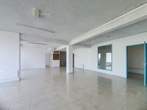   Local commercial - Segre En Anjou Bleu de 186 m2 