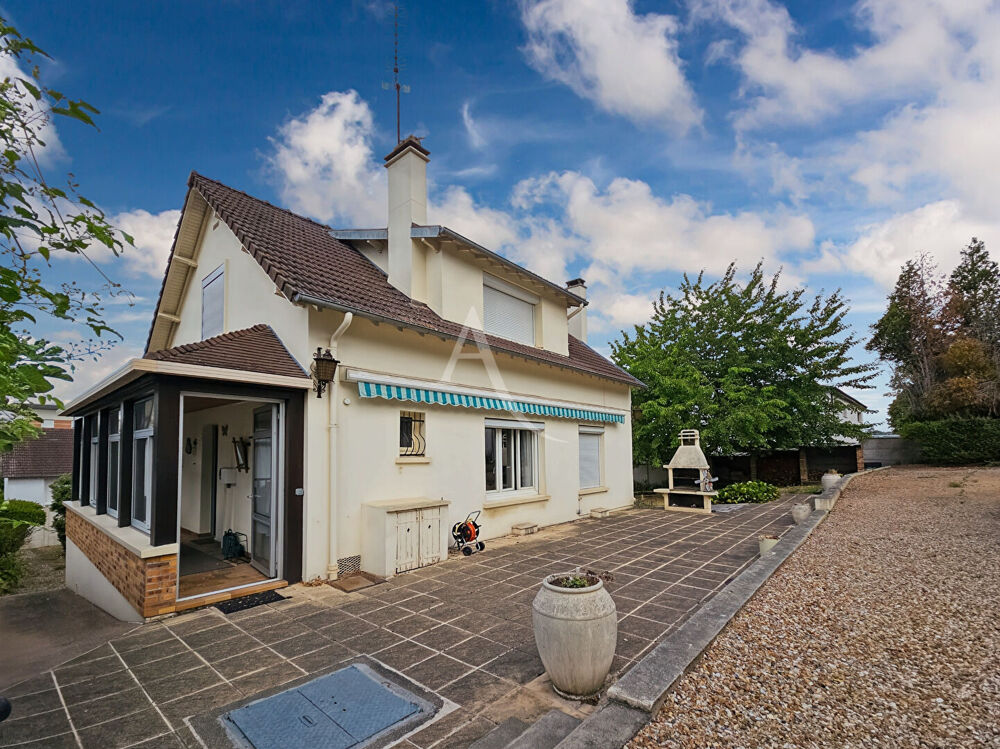 Vente Maison Maison  5 pièce(s) 129 m2 790 m² de parcelle Les mureaux