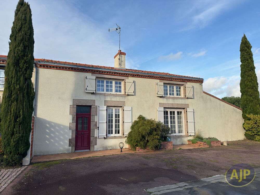 Maison 6 pièces 152 m² · à Sevremoine · 152 m² · 312 000 €