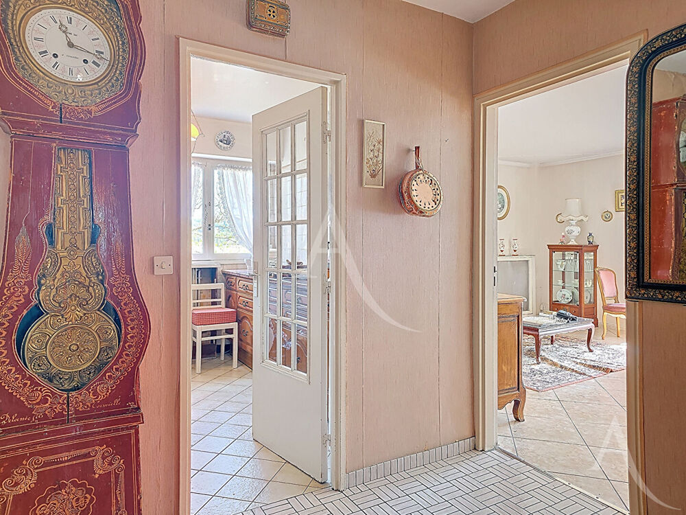 Vente Appartement Appartement 4 pièces - 90 m² avec balcon - box fermé et cave en Hyper centre Mantes-la-Jolie Mantes la jolie