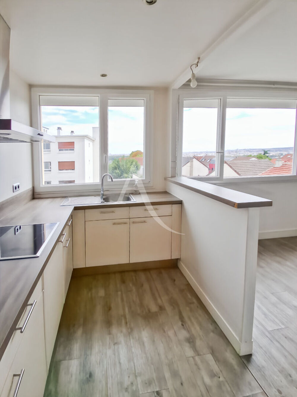 Location Appartement SURESNES  Plateau Ouest 7' Tram - vue dégagée Suresnes