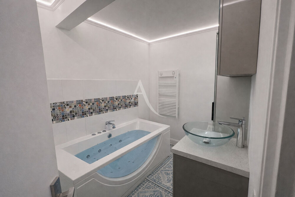 Vente Appartement Appartement 3 pièces de standing au coeur d'une résidence confidentielle avec piscine Cannes