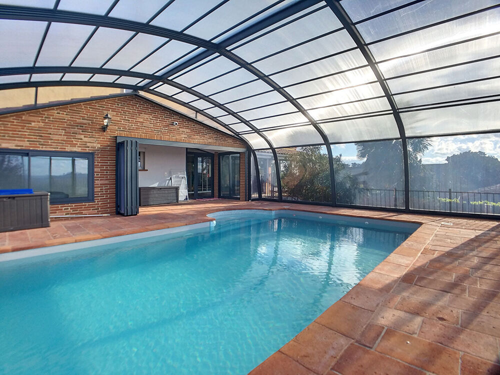 Grande maison rénovée avec piscine, jardin et vue Pyrénées