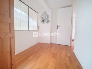  Appartement à louer 5 pièces 120 m²