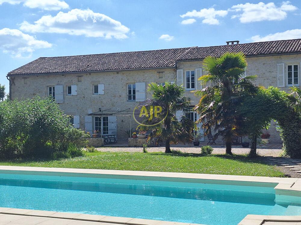 Maison Lesparre Medoc 540 m2