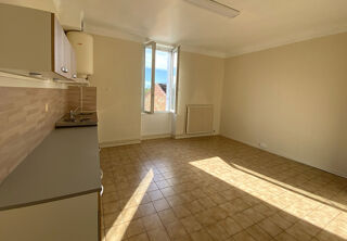  Appartement à louer 2 pièces 47 m²