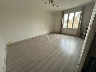  Appartement à louer 2 pièces 42 m²