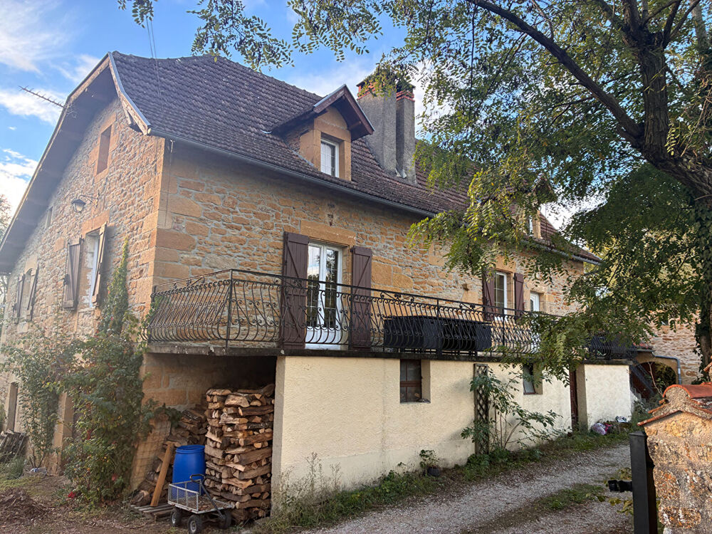 Vente Maison Charmante maison en pierres de 198 m2 5 chambres, piscine et grand jardin Capdenac