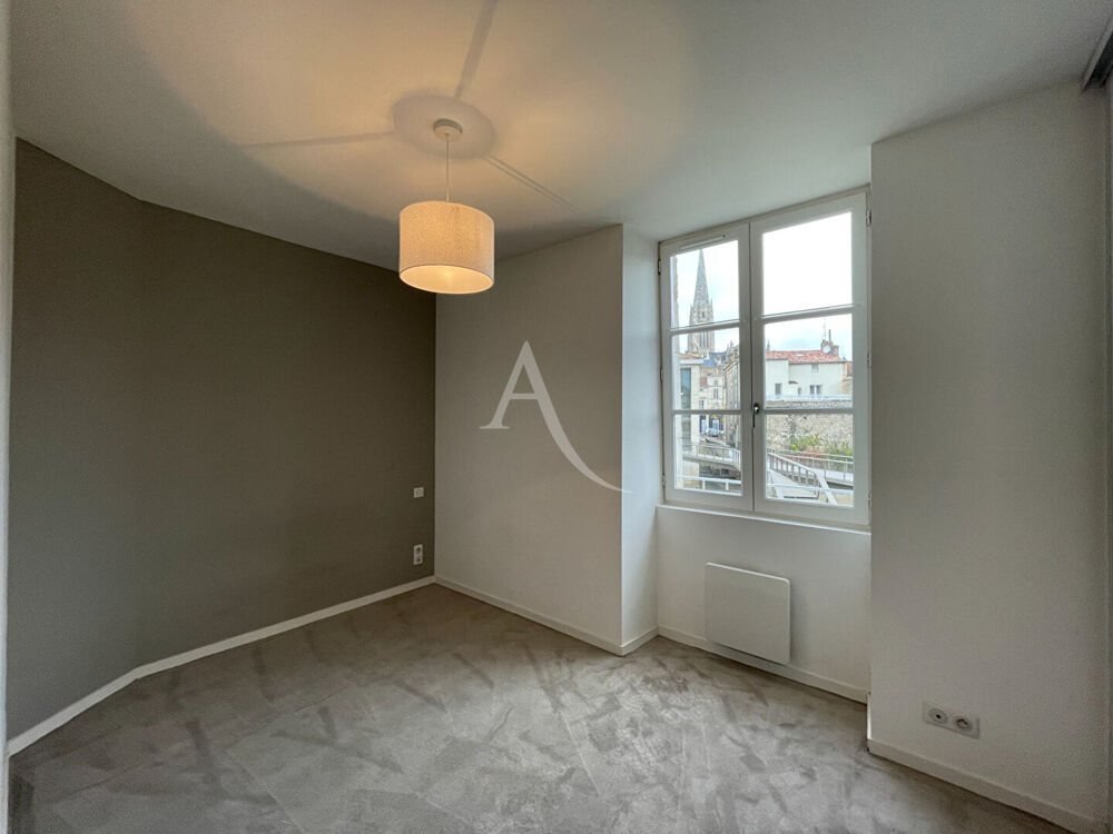 Location Appartement Appartement FONTENAY LE COMTE - 2 pièce(s) - 44 m2 Fontenay le comte