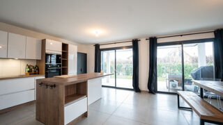  Appartement à louer 4 pièces 94 m²
