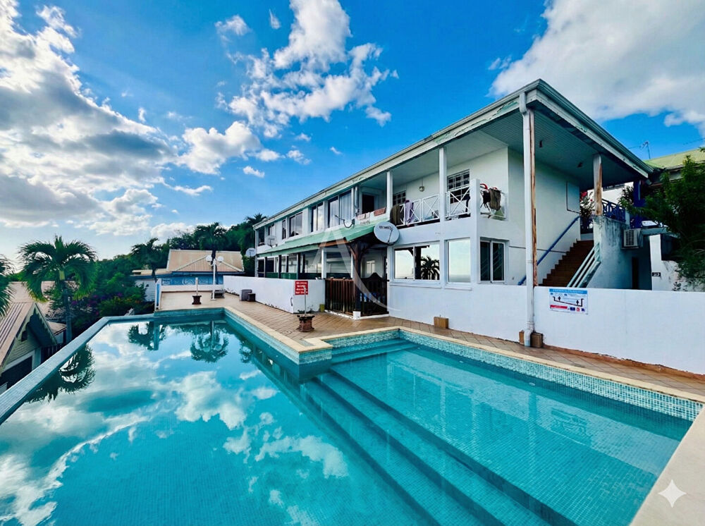Studio vue mer avec piscine au Carbet