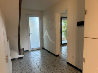  Maison à louer 7 pièces 139 m²