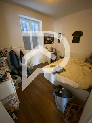  Appartement à louer 4 pièces 87 m²