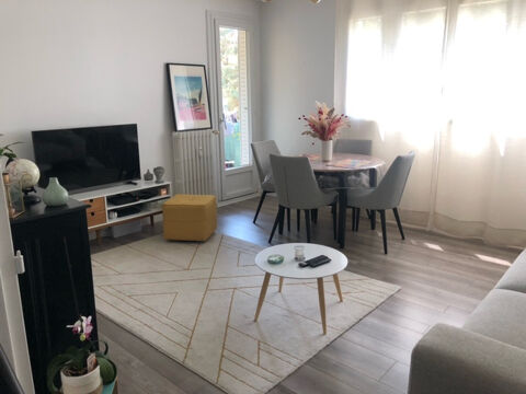 Appartement Montfort L'Amaury 3 pièces 59.81 m2 990 Montfort-l'Amaury (78490)