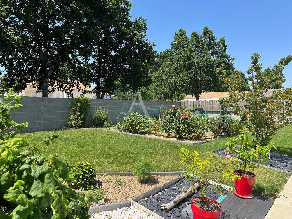Maison contemporaine avec suite parentale, piscine chauffée et pergola bioclimatique à Saint-Christophe-du-Ligneron